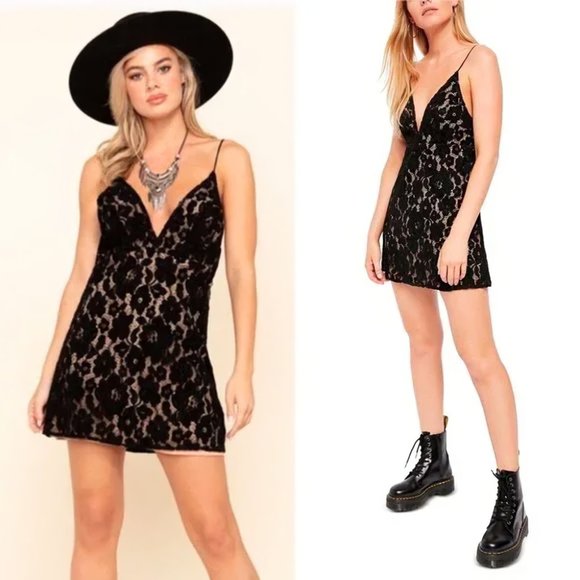 🎈HOST PICK🎈NEW! FREE PEOPLE Lace Mini Black Dress, Size 12 - Picture 1 of 16